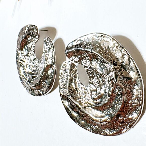 Silver geo stud earrings N406 - Picture 3 of 4